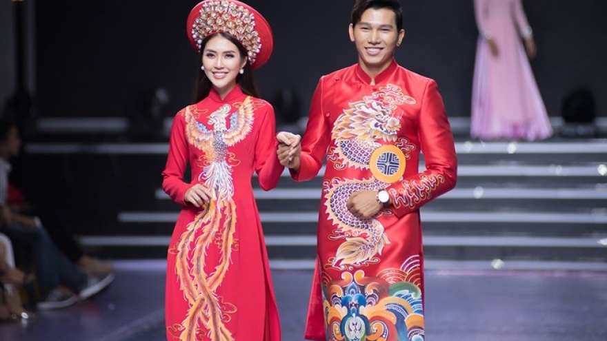 Tuong Linh dazzles at Viet Fashion Week