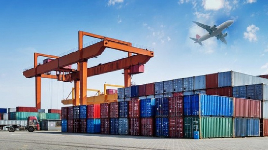 Symposium addresses Vietnam freight, logistics challenges 
