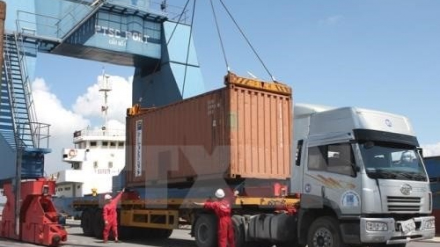 
        Logistics industry faces labour shortage
                              