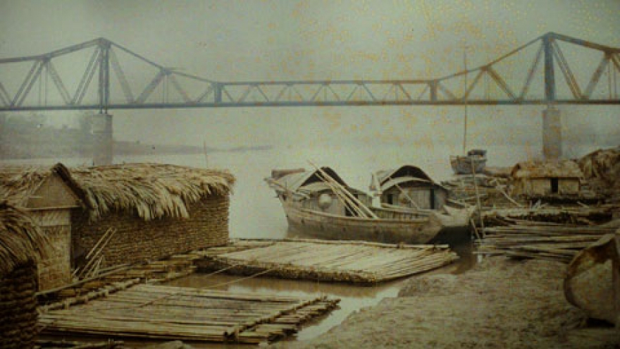 Photos reveal Hanoi a century ago