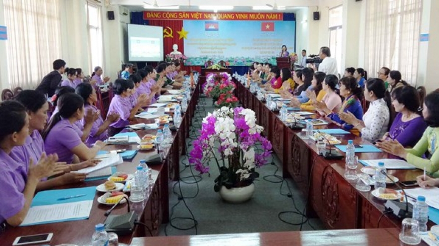Long An, Cambodia’s Svay Rieng women join hands to protect border
