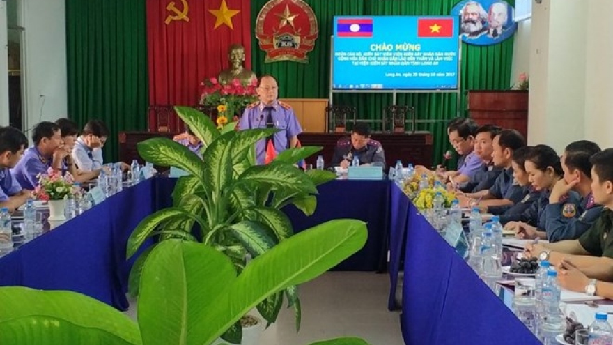 Long An shares experience with Laos in prosecution practices