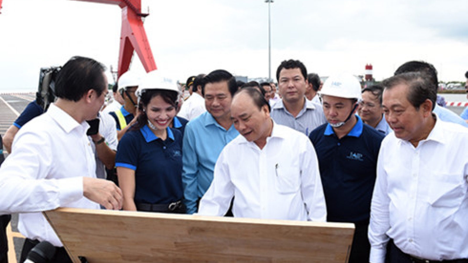 PM attends investment promotion conference in Long An