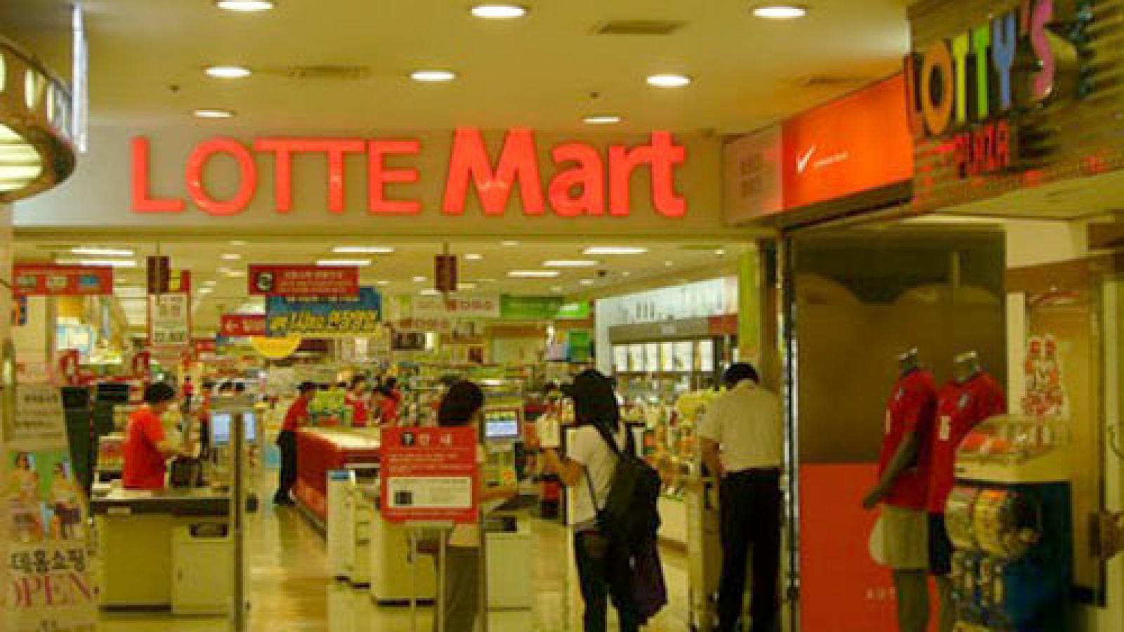 Vietnam retailers revving up their competitive edge