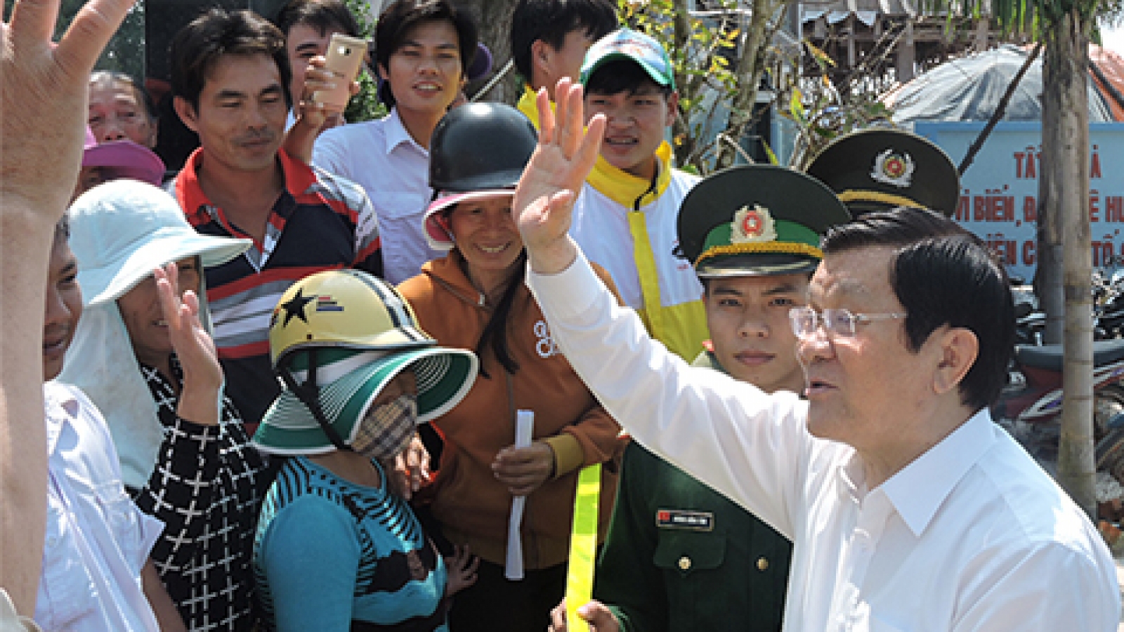 President Sang visits Ly Son island district