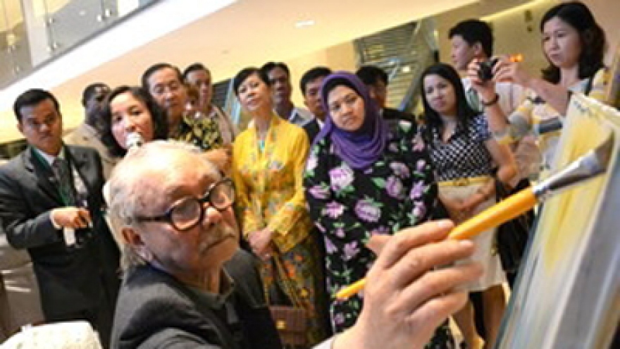 Vietnamese paintings grip Malaysian audiences