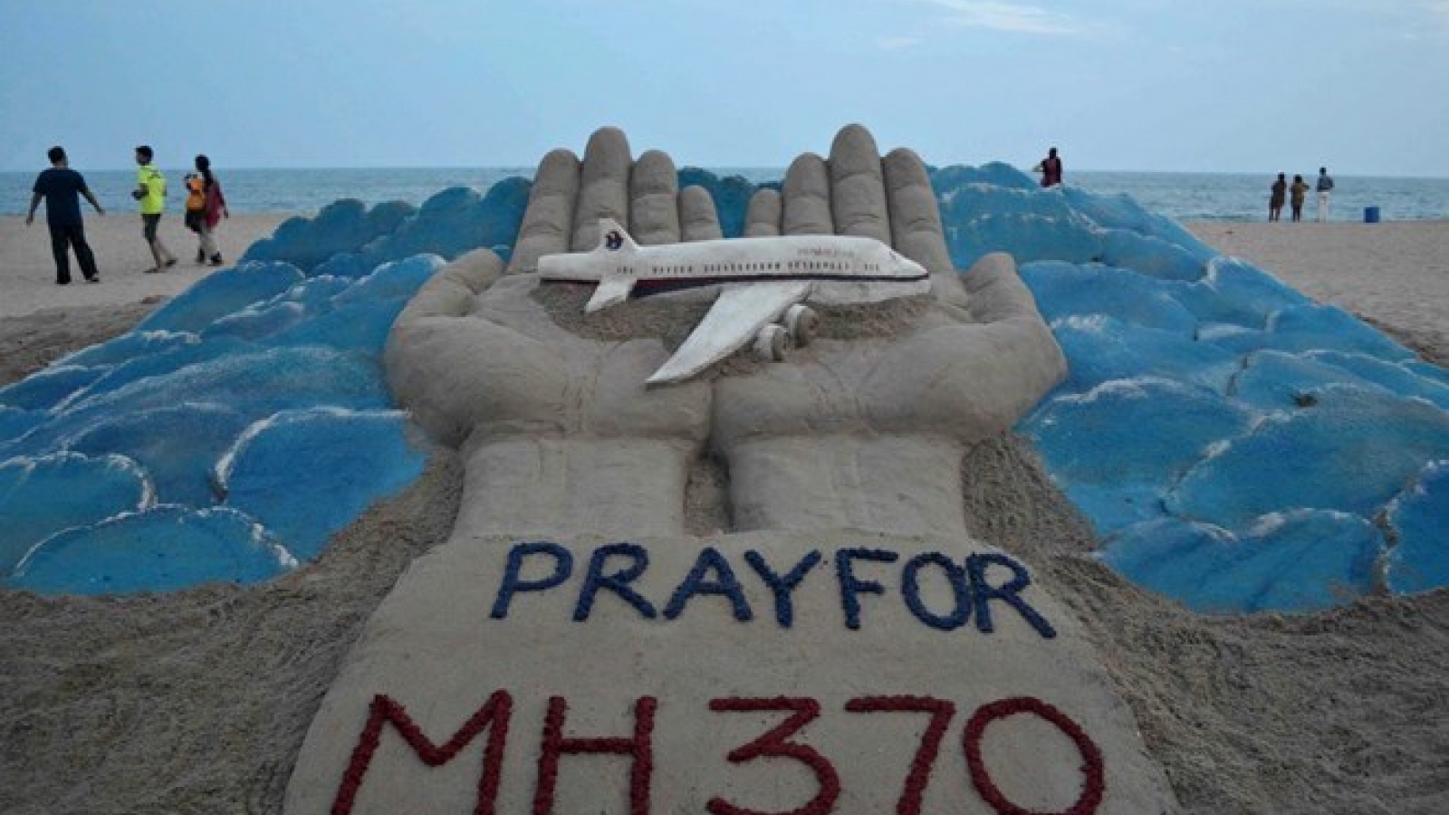 Relatives of Chinese MH370 victims sue Malaysia Airlines