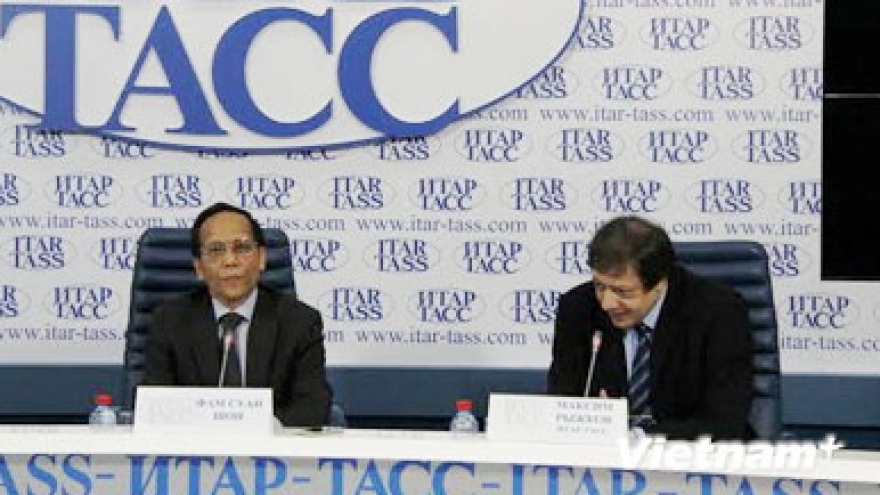 Ambassador raises Vietnam’s East Sea stance in Russia