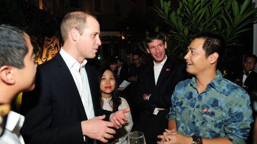 Prince William meets 50 young Vietnamese people