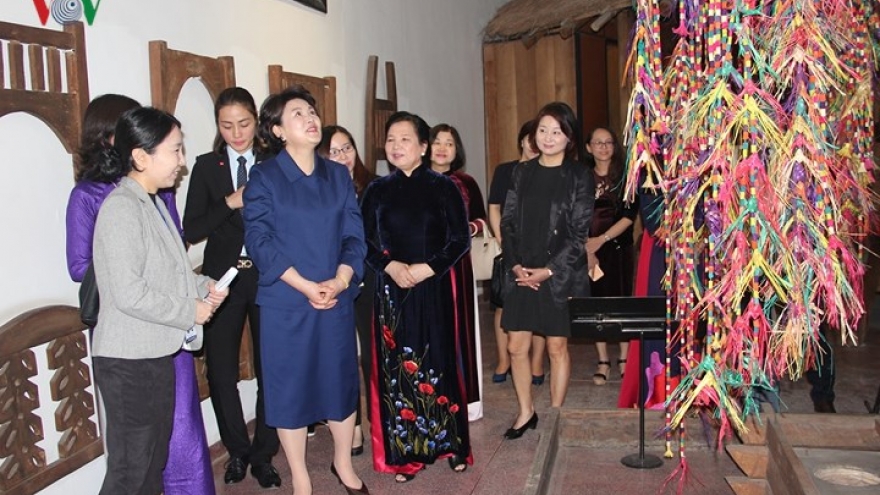 RoK President’s wife visits Vietnam Museum of Ethnology
