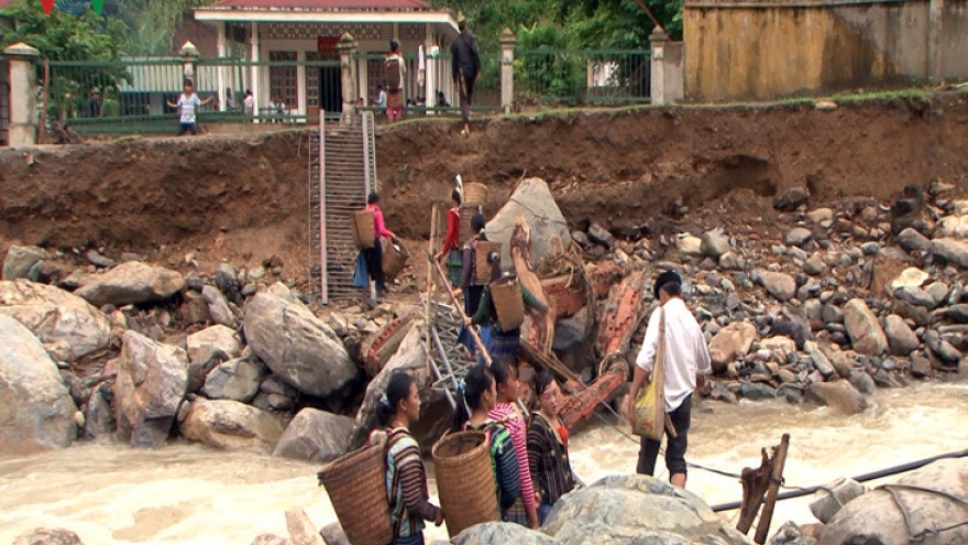 Muong La overcomes consequences of floods