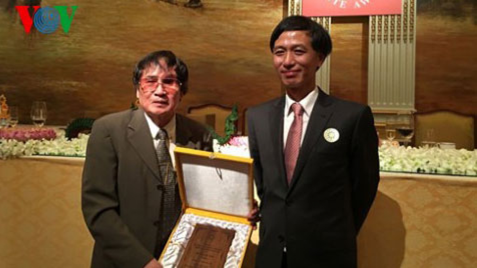 Veteran journalist Tran Mai Hanh wins S.E.A Writers Awards