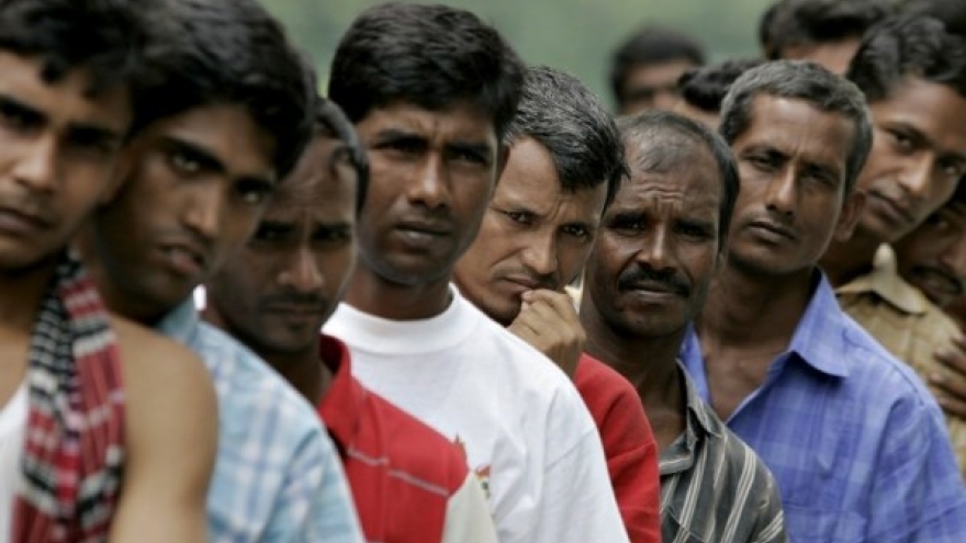 Malaysia arrests over 430 illegal foreign labourers