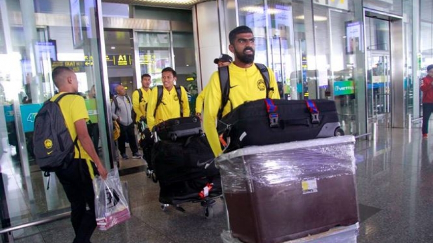 Malaysia’s national football team arrives in Hanoi