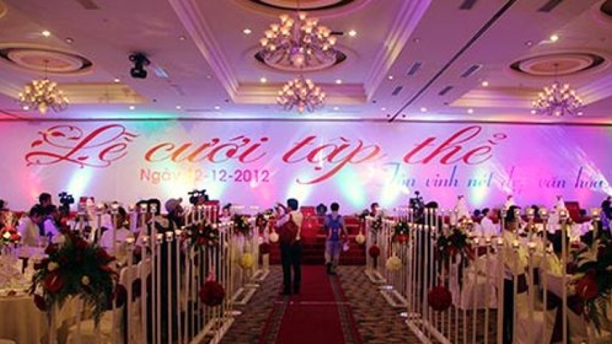 Mass wedding for 100 couples in HCM City 