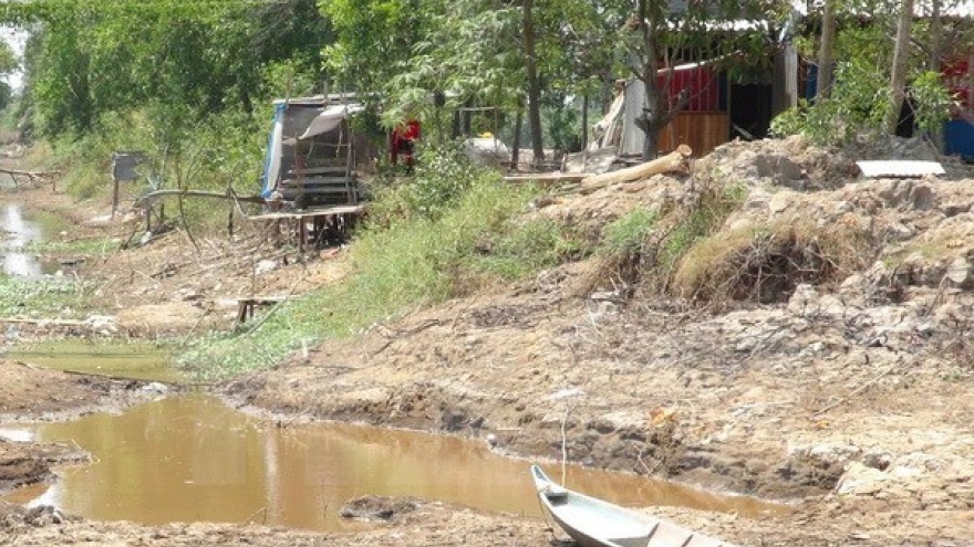 
        Material shortage cripples shrimp processing factories
                              