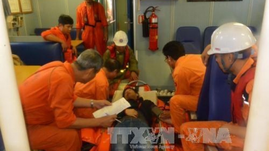 Da Nang authorities give Chinese sailor timely rescue