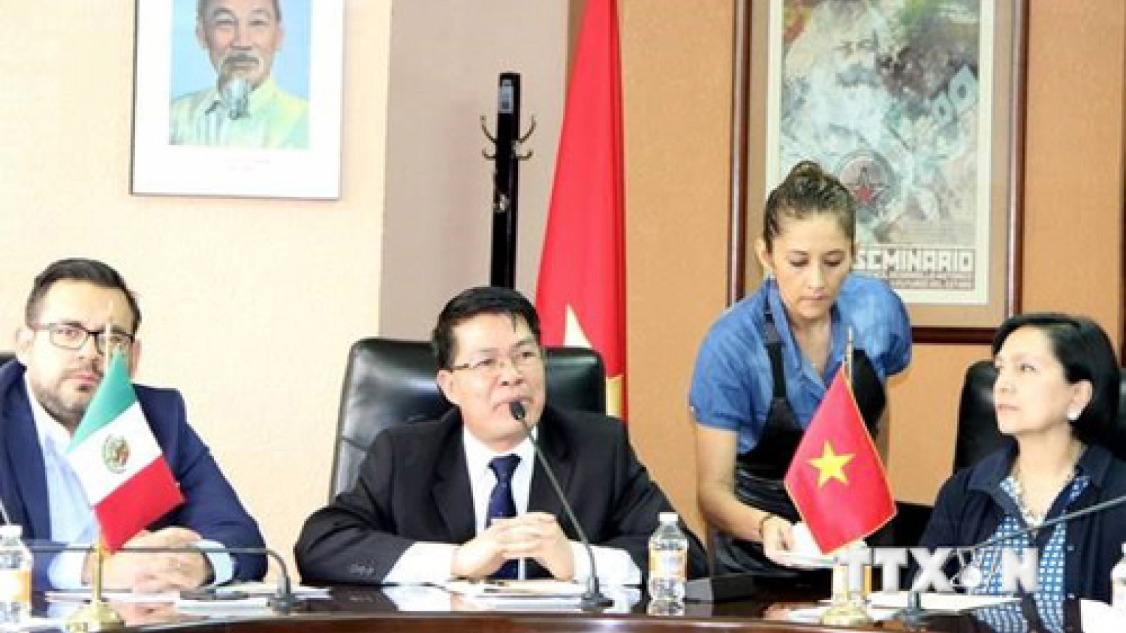 Trade surplus with Mexico expands in 2014