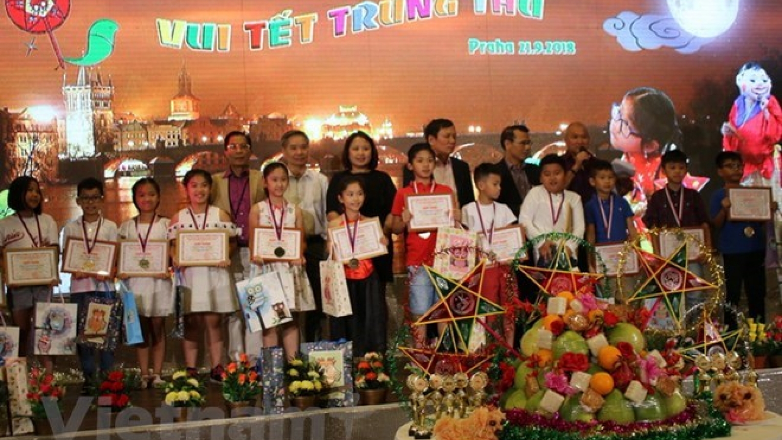 Mid-Autumn Festival held for Vietnamese children in Czech Republic