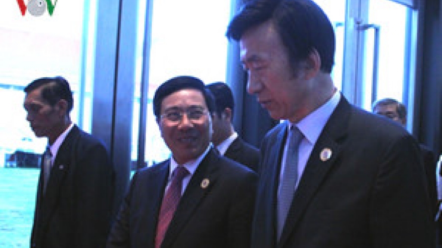 Deputy PM engages in more bilateral meetings