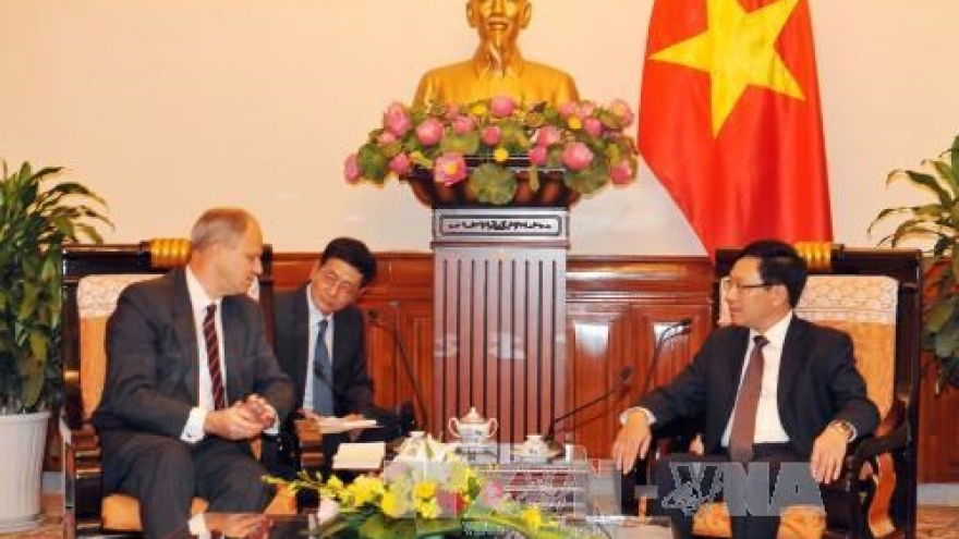 Deputy PM bids farewell to Cambodian, German ambassadors