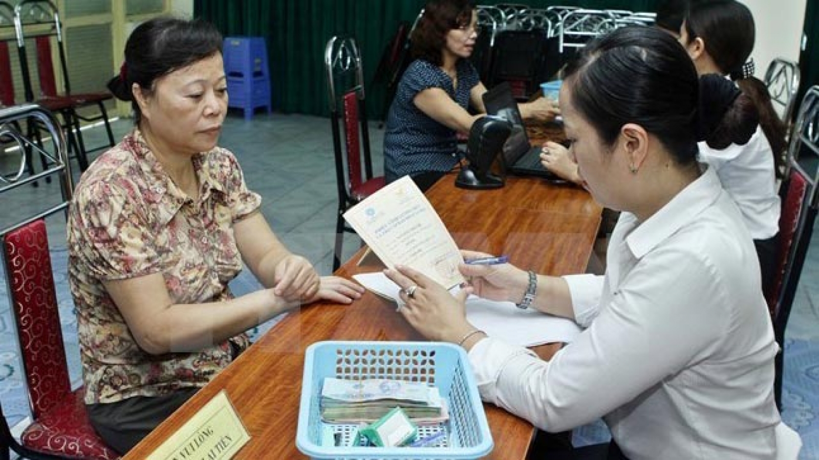Minimum wage for State agency employees to rise in May