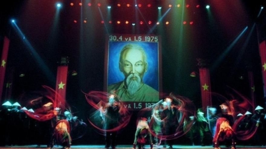 ‘Miss Saigon’ dominates London awards