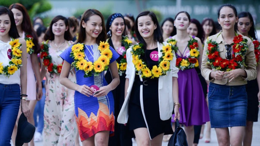 Miss Universe Vietnam contestants in daily outfits