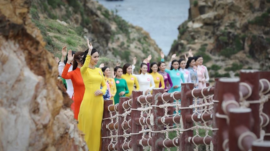 
        30 Miss Vietnam contestants shine at Eo Gio
                          
                      