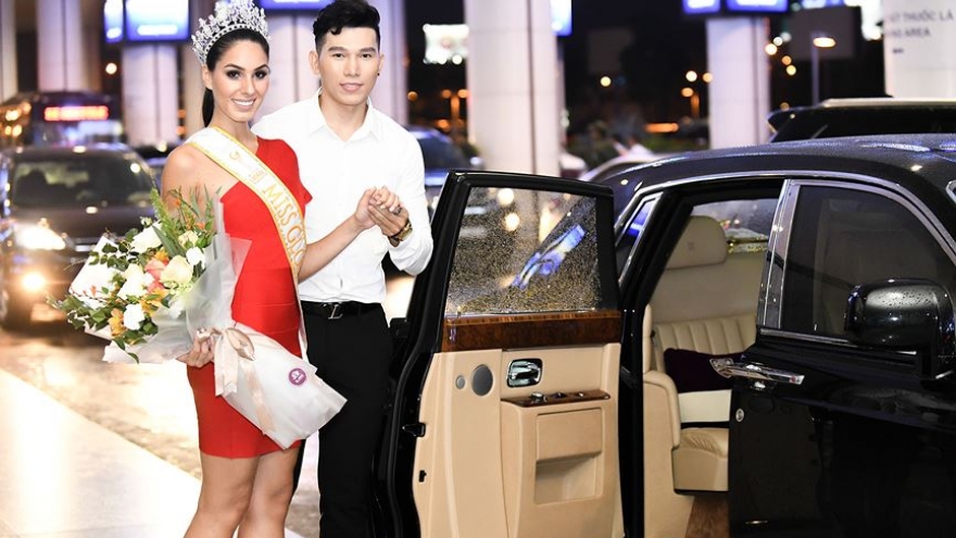 Miss Global 2017 Barbara Vitorelli arrives in Hanoi