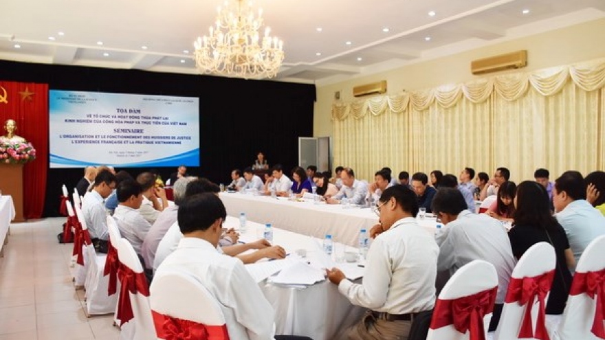 
        Vietnam, France share experience in developing bailiff services
                              