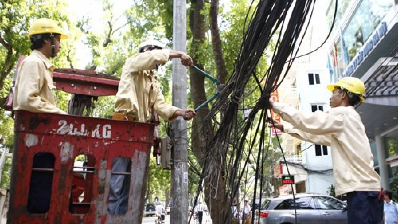MobiFone pledges US$22.4 million to bury cables