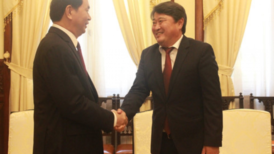 State leader hosts outgoing Mongolian Ambassador
