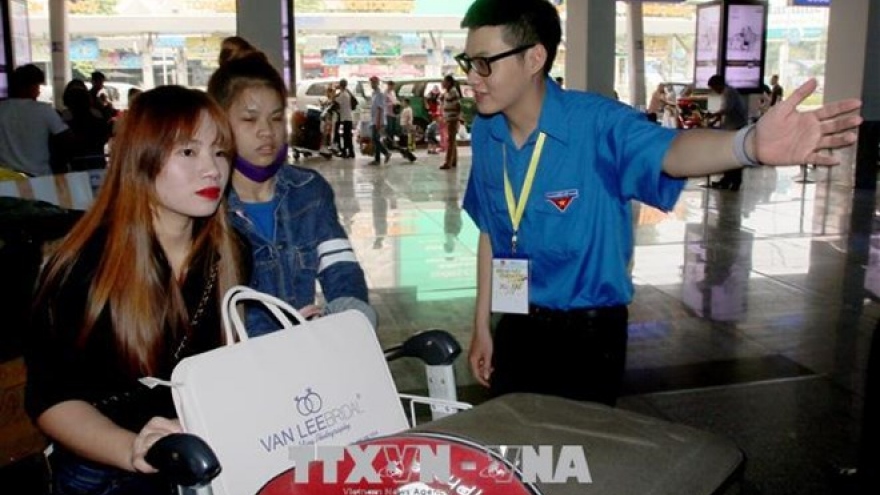 More passengers opt for air services