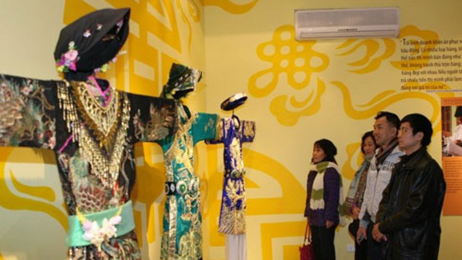 Vietnamese Mother Goddesses worship introduced in Europe