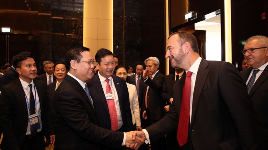 Deputy PM: Government working to perfect business environment