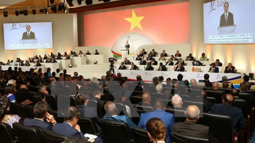 President back in Hanoi after working trip