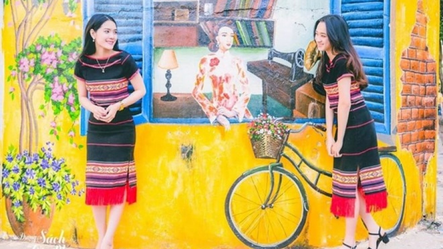 Dak Lak: Mural Street wows highlands visitors