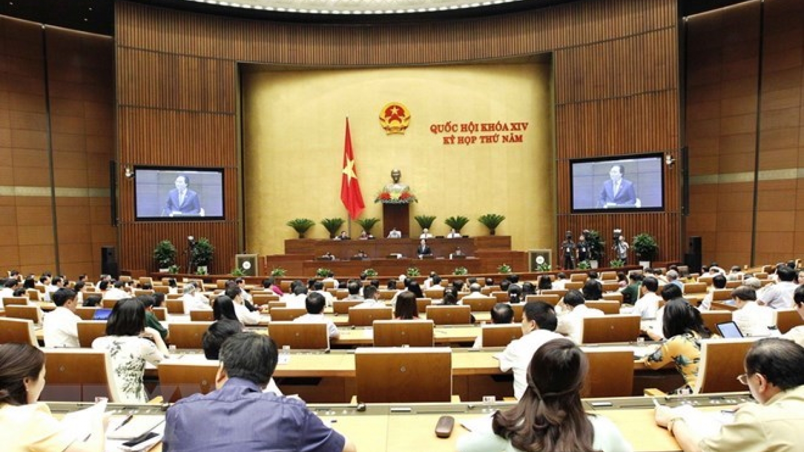 Legislators debate draft revised Law on People’s Public Security Forces