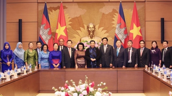 NA leader affirms priority to ties with Cambodia legislature