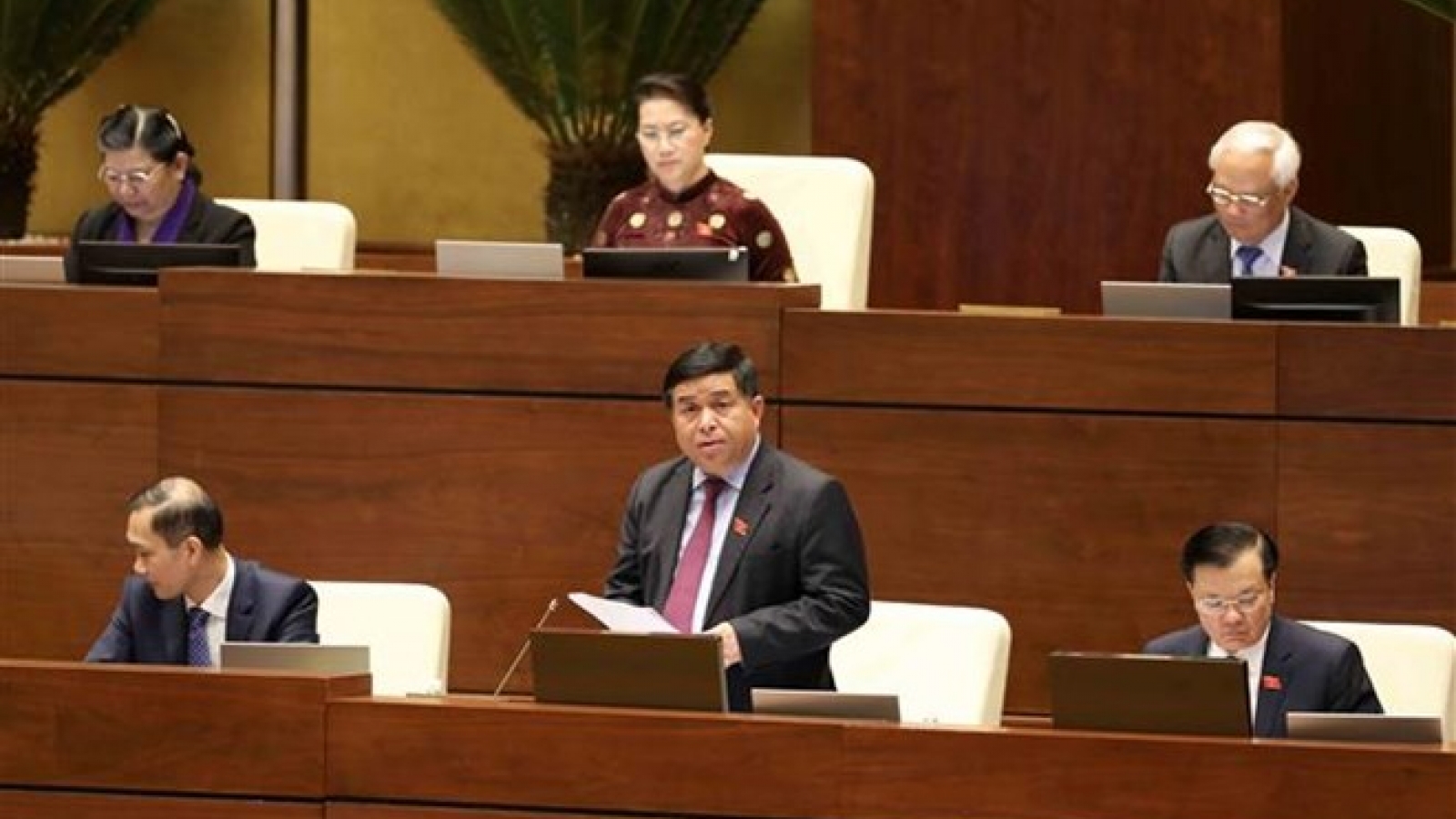 Legislators: stable growth requires a roadmap