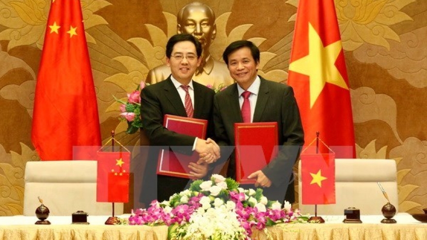 National Assembly receives gift from Chinese Government