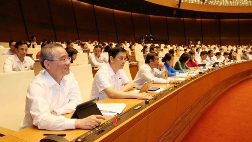 Lawmakers approve two important resolutions