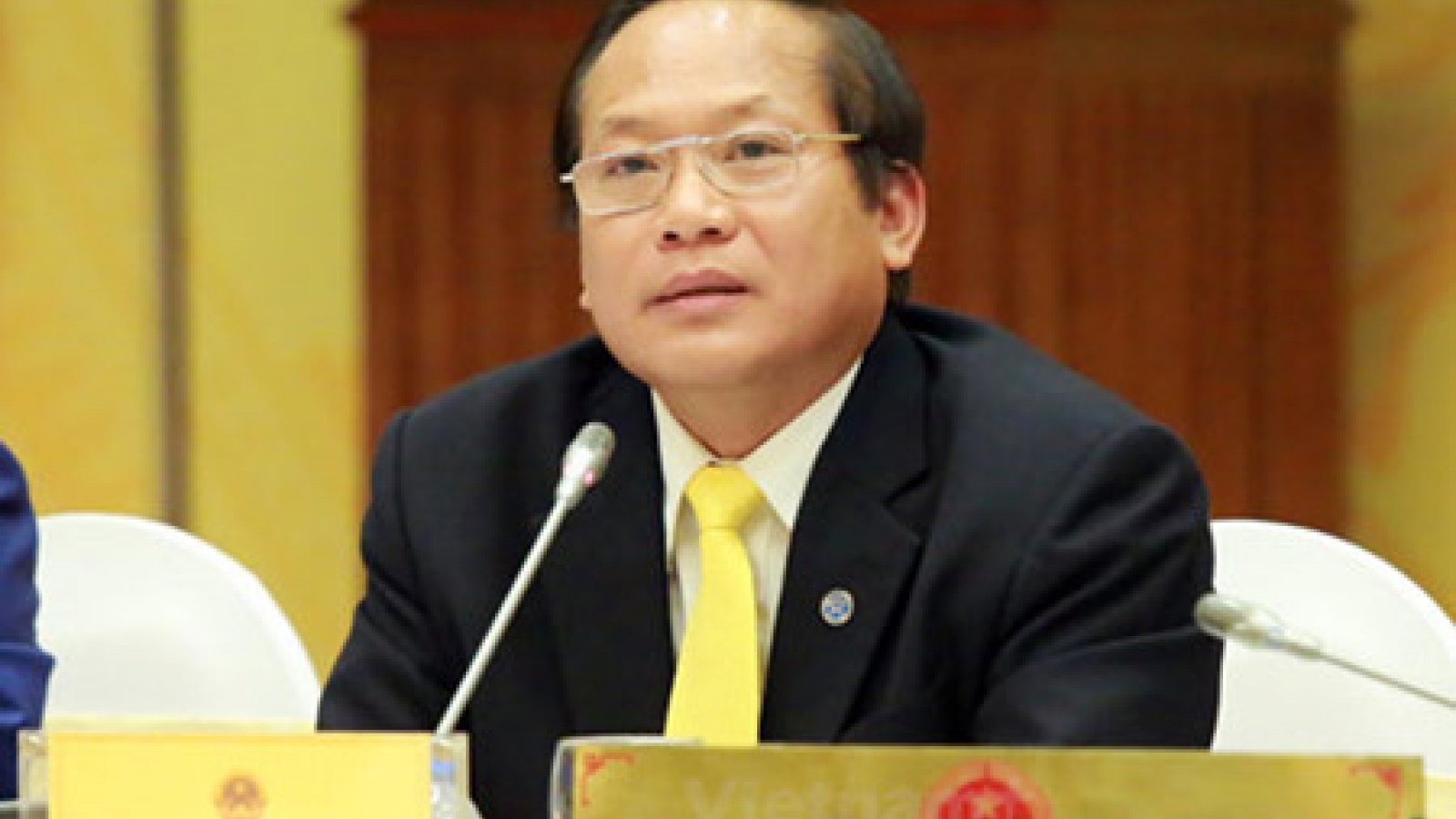 Lawmakers question cabinet members on labor, information issues