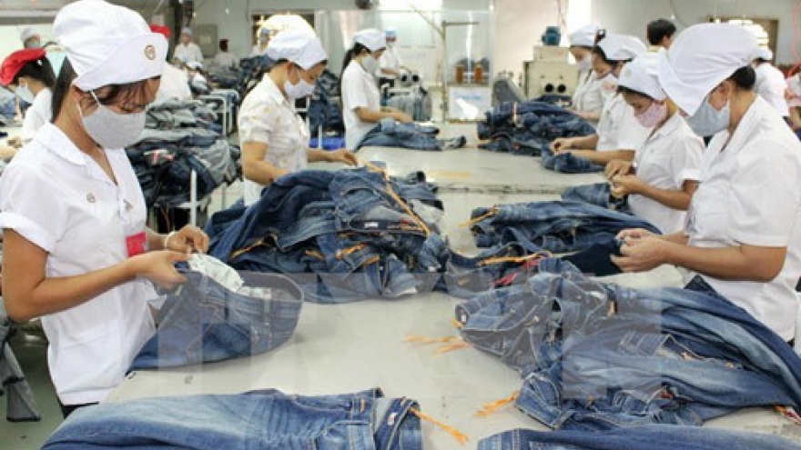 Vietnam trade deficit swells in January