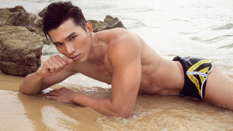 Ngoc Tinh wins huge support at Mister Universal Ambassador 2016