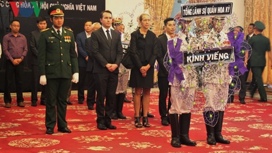 International delegations pay tribute to former PM Phan Van Khai