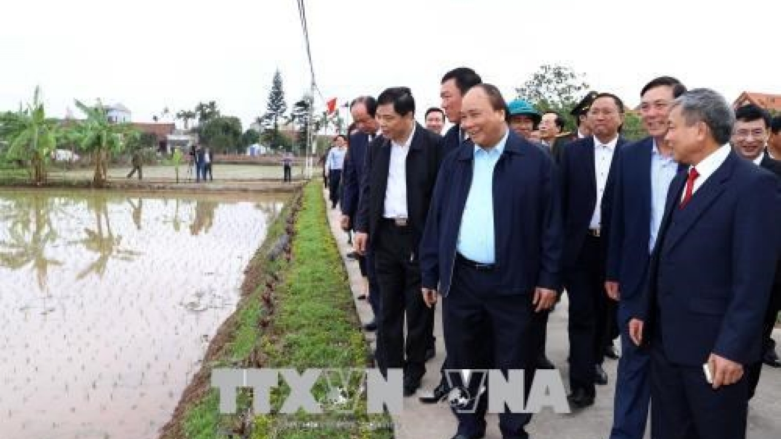 Prime Minister visits farmers in Nam Dinh