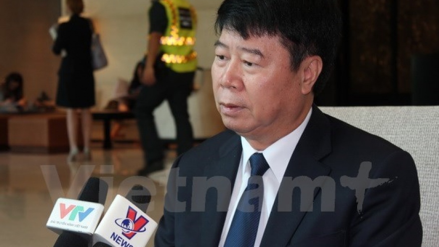 
        Vietnam proposes ASEAN, China operate hotline solving problem at sea
                              