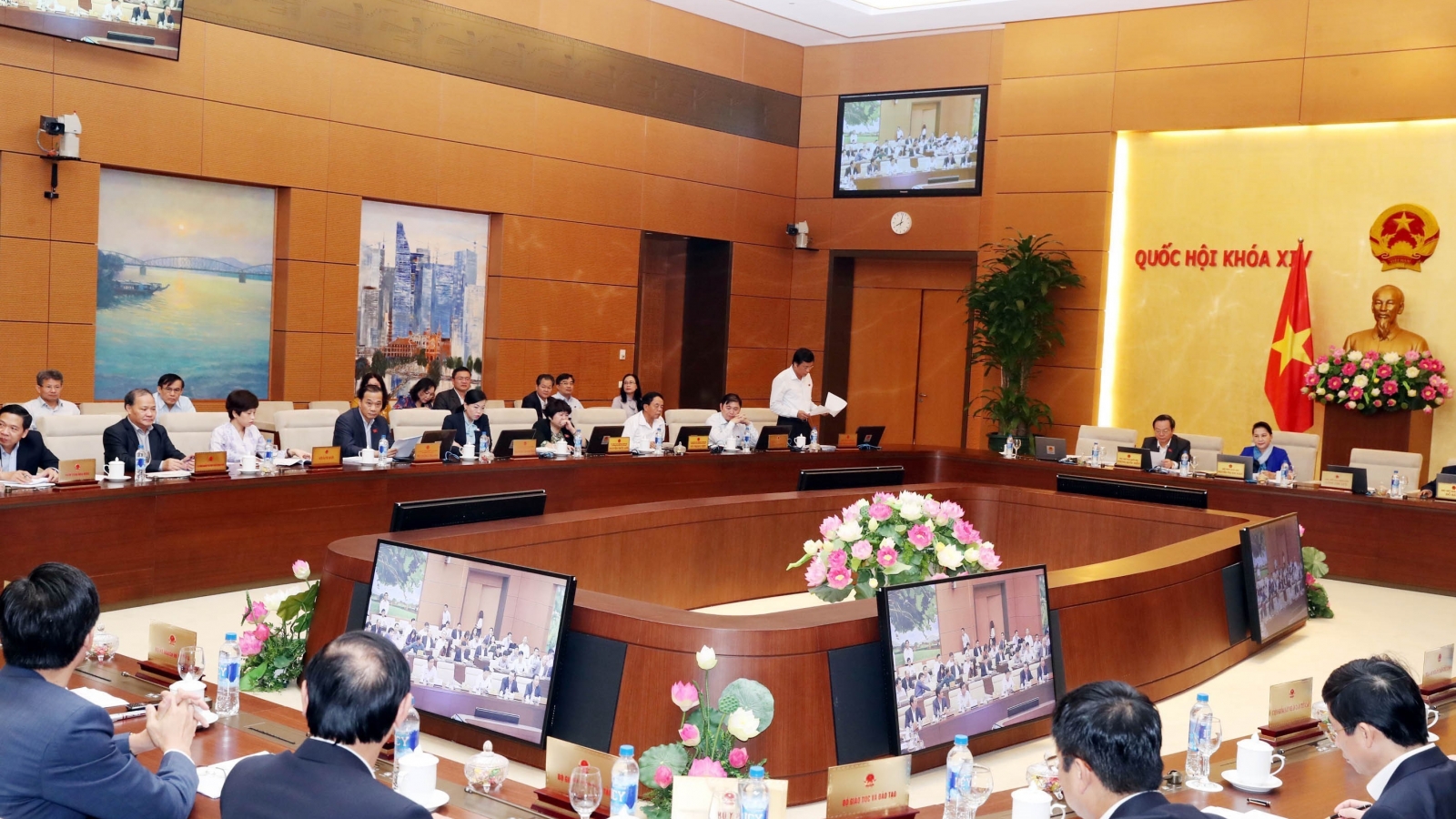 Controversial issues on public investment, tax management scrutinised